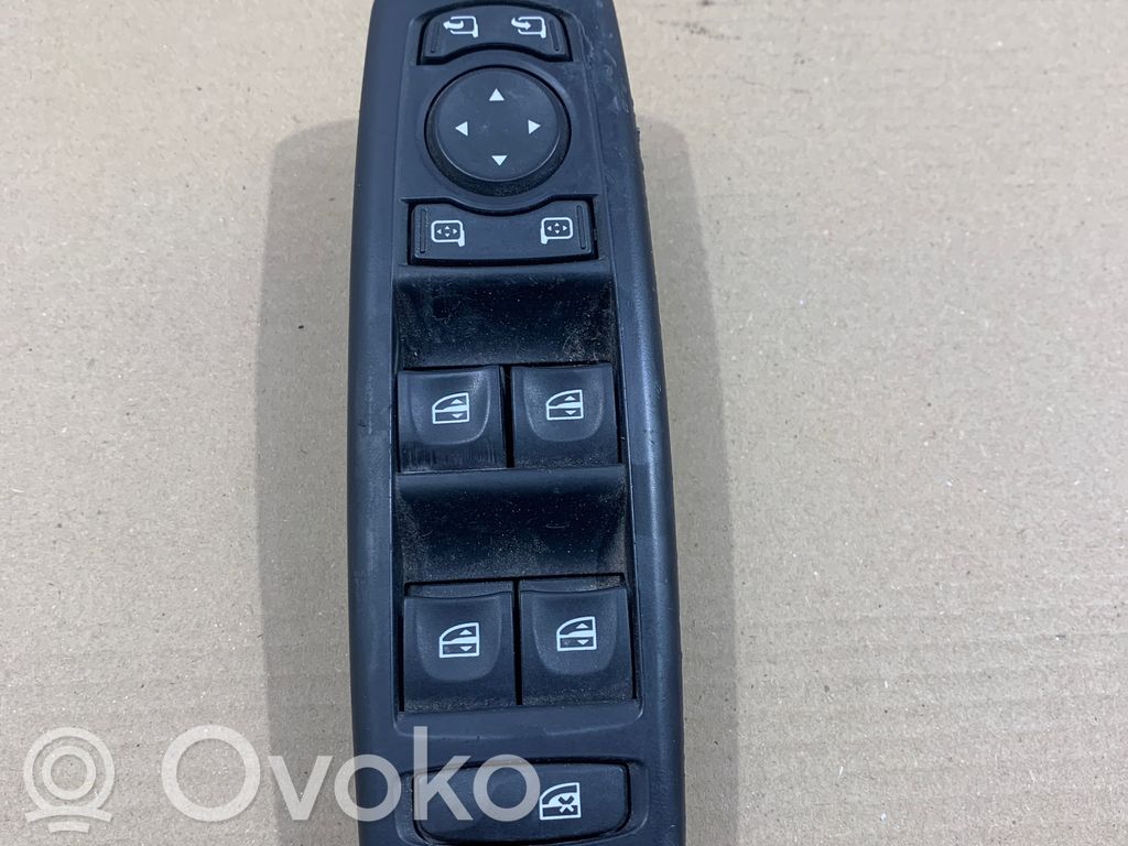 Renault Laguna III Electric window control switch 