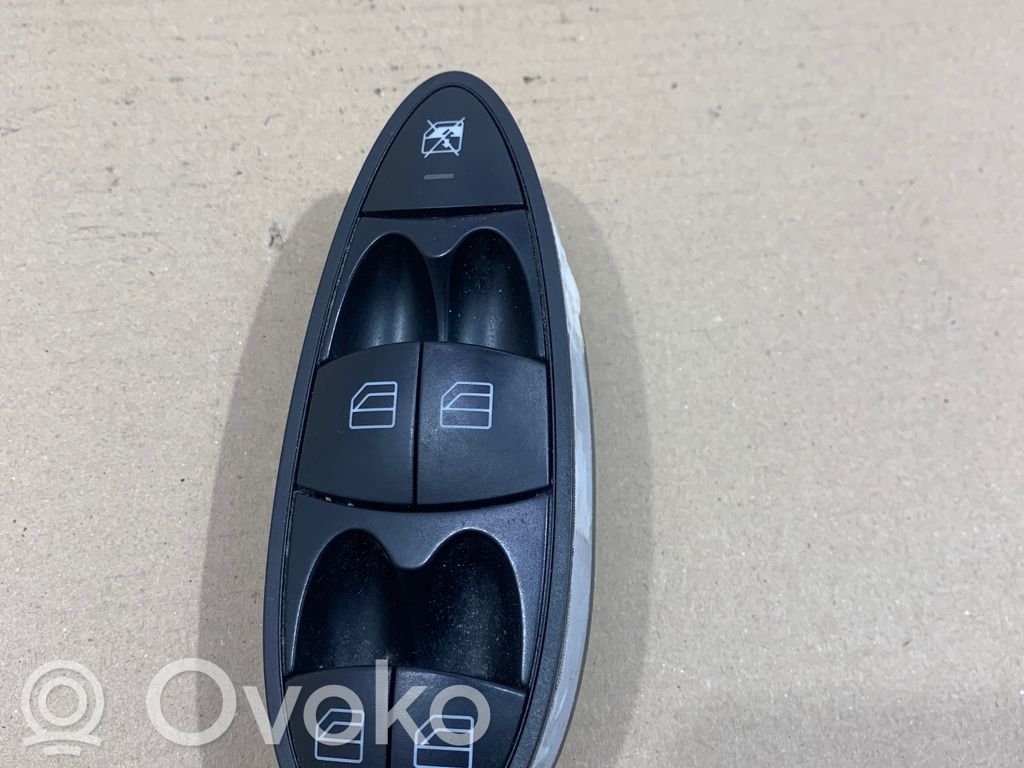 Mercedes-Benz E W211 Electric window control switch 