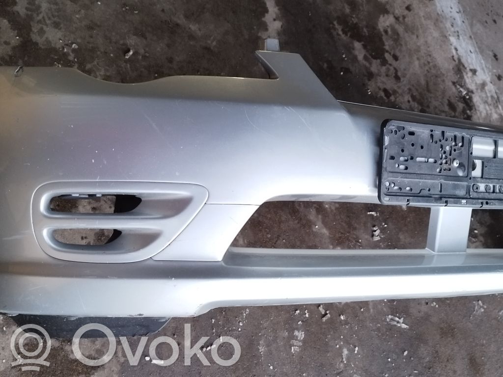 Subaru Legacy Parachoques delantero 