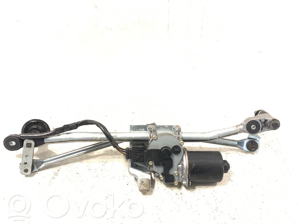 BMW 1 E81 E87 Front wiper linkage and motor 