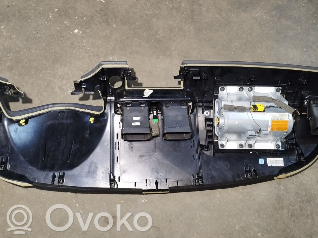 Volvo V50 Панель 