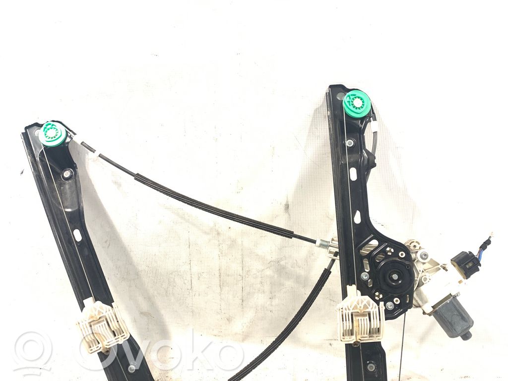 BMW 1 E81 E87 Front door window regulator with motor 