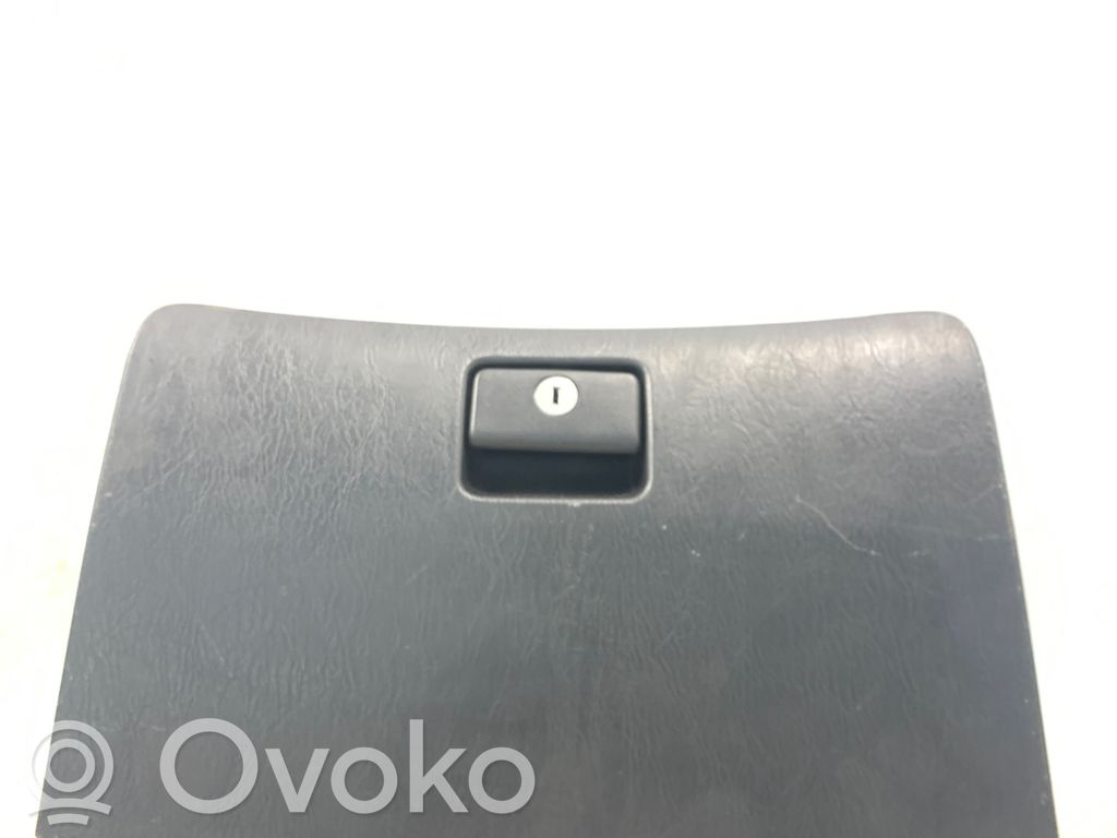 Toyota Corolla E120 E130 Guantera 
