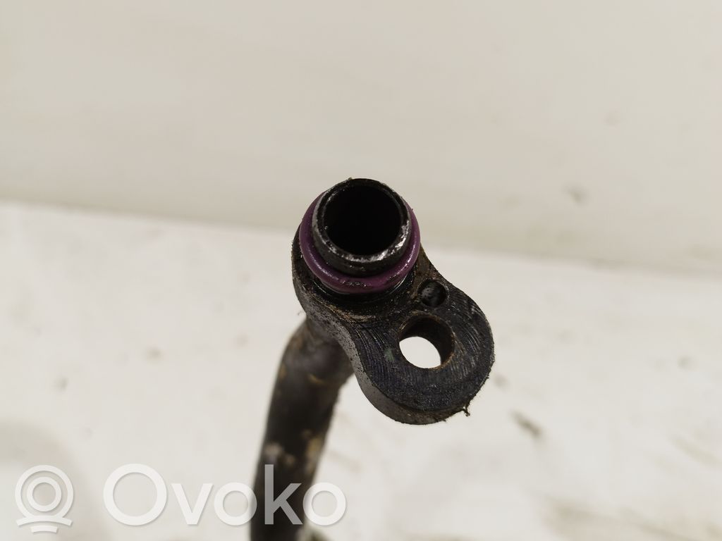 BMW 7 E65 E66 Ilmastointilaitteen putki (A/C) 