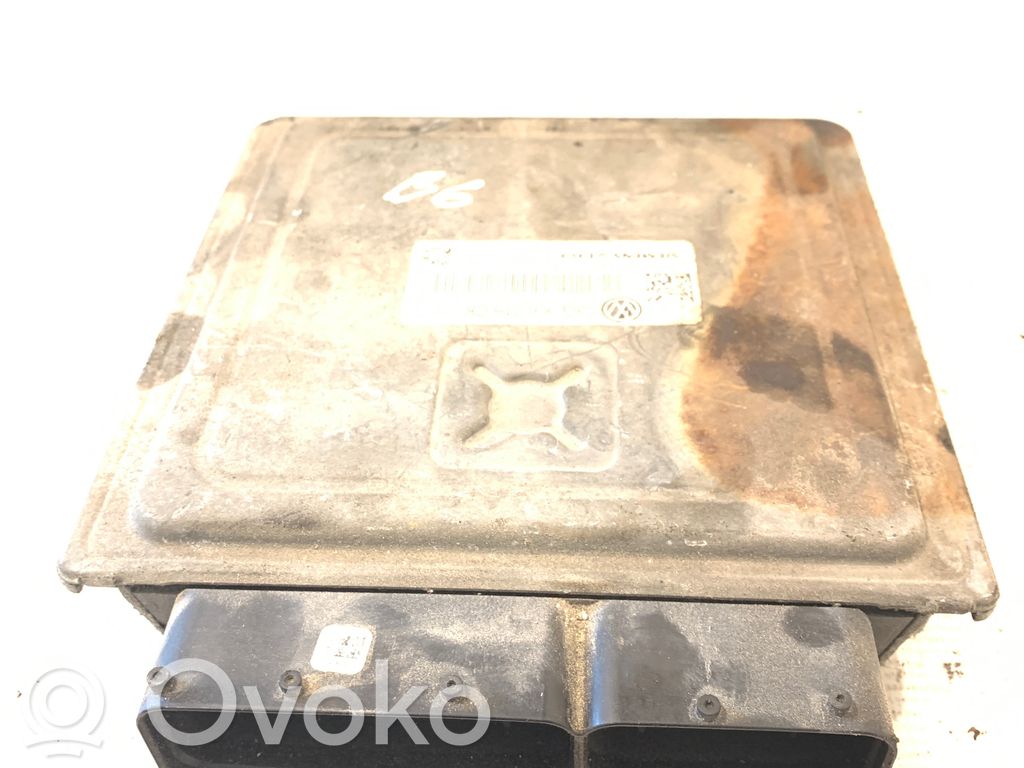 Volkswagen PASSAT B6 Engine control unit/module 