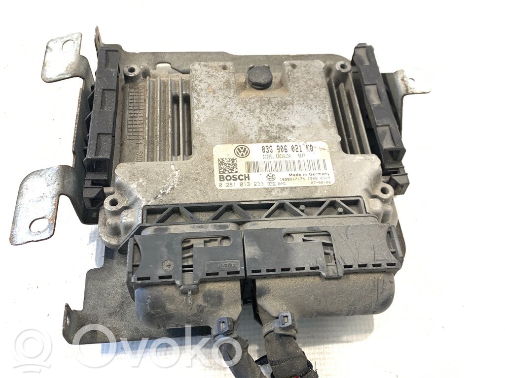Volkswagen Golf V Engine control unit/module 