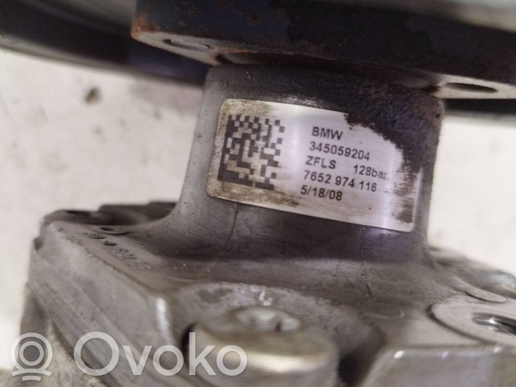 BMW X3 E83 Power steering pump 