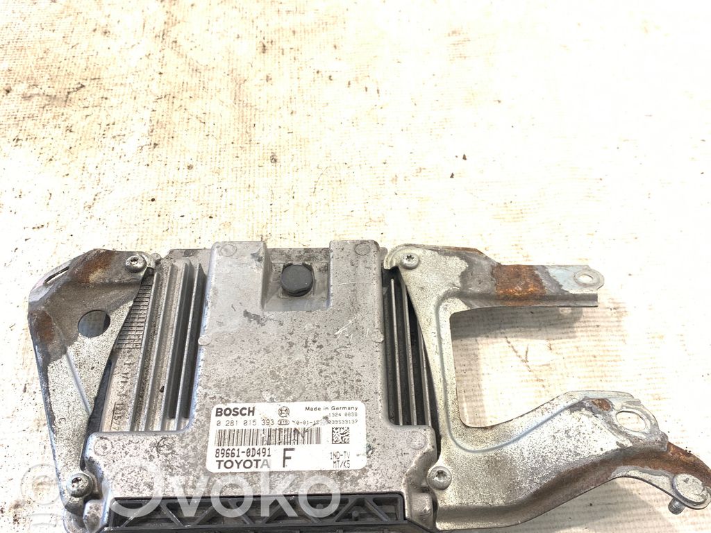 Toyota Yaris Engine control unit/module 