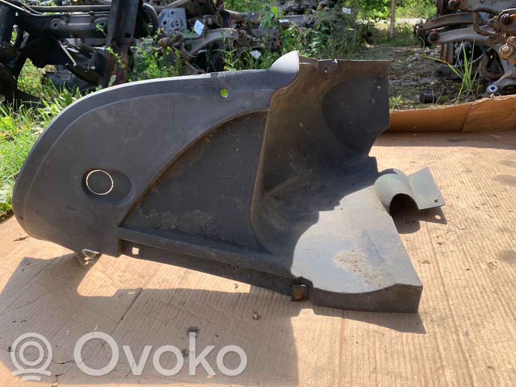 Front wheel arch liner splash guards
