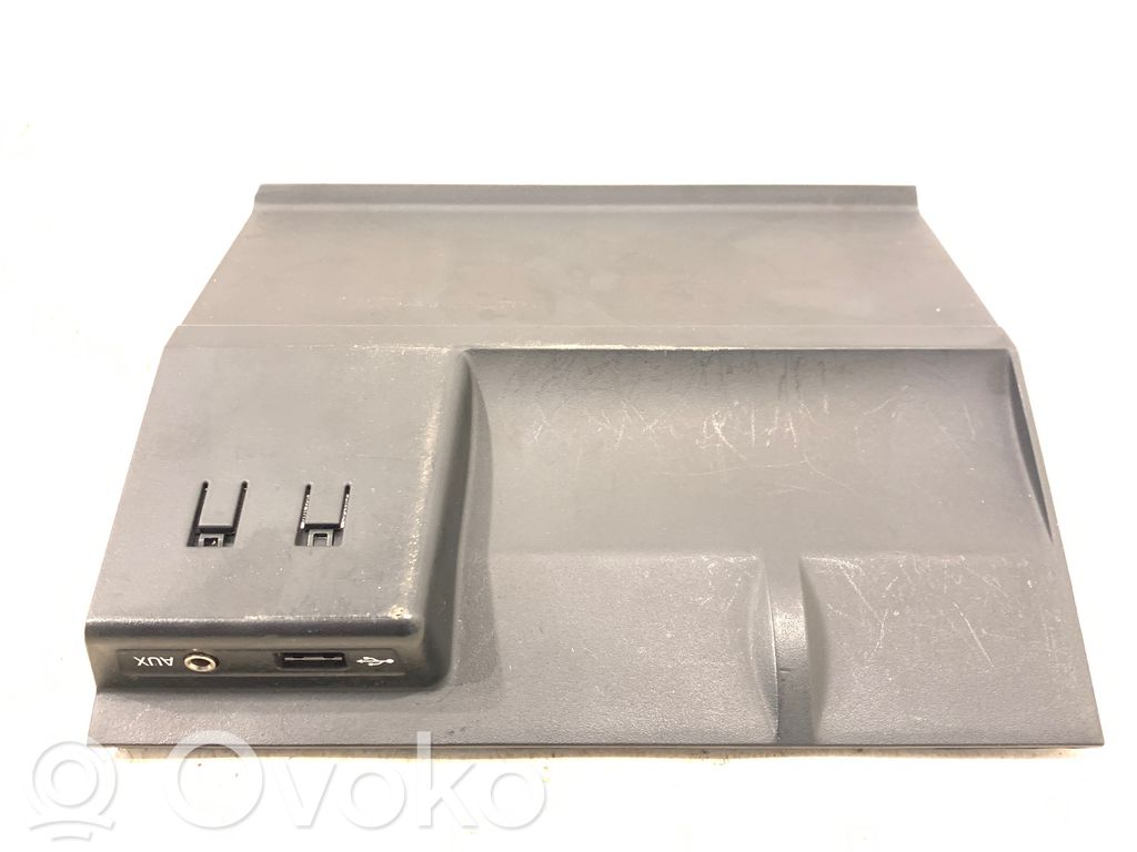 Skoda Octavia Mk3 (5E) Enchufe conector entrada auxiliar 