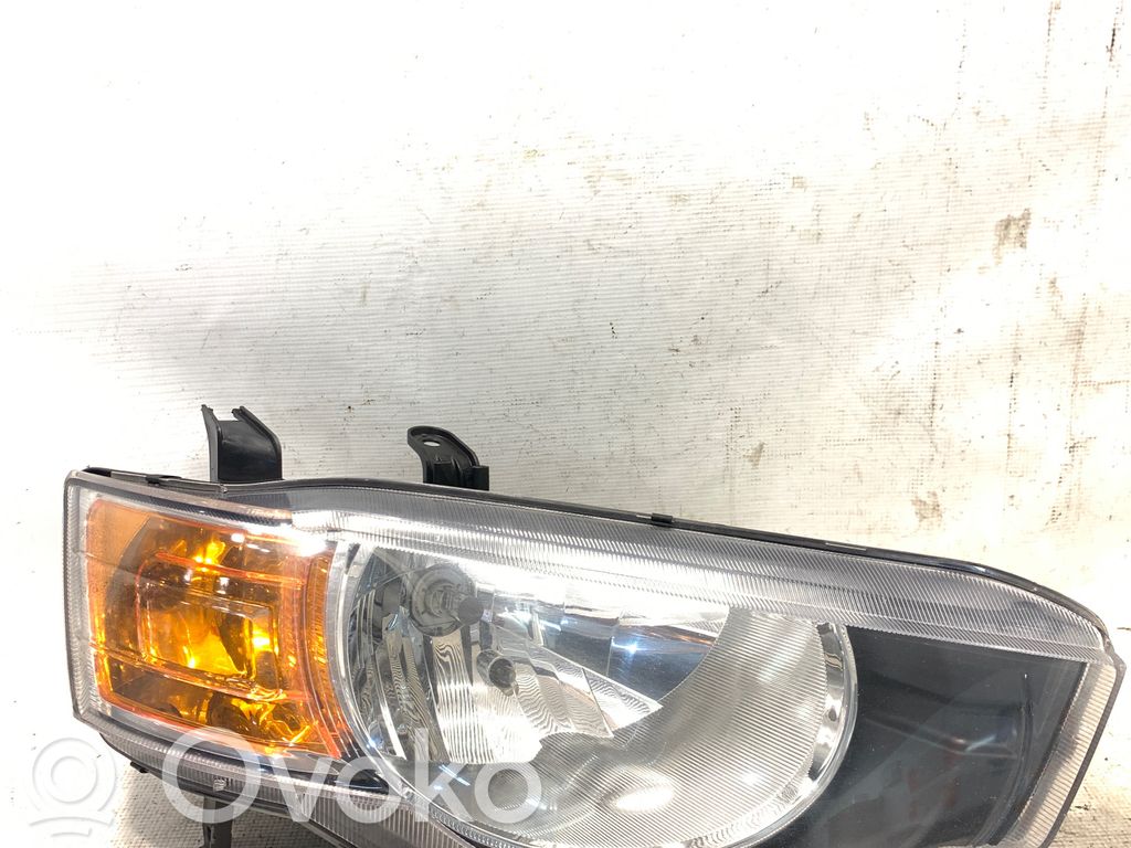 Mitsubishi Colt Phare frontale 