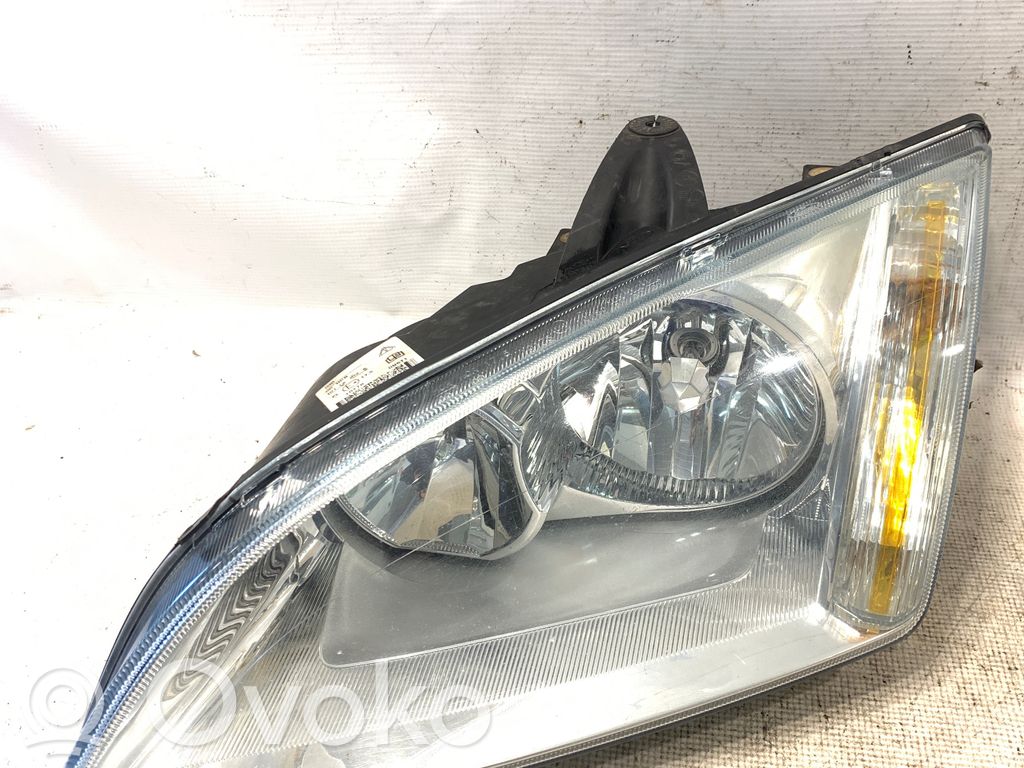 Ford Focus Headlight/headlamp 