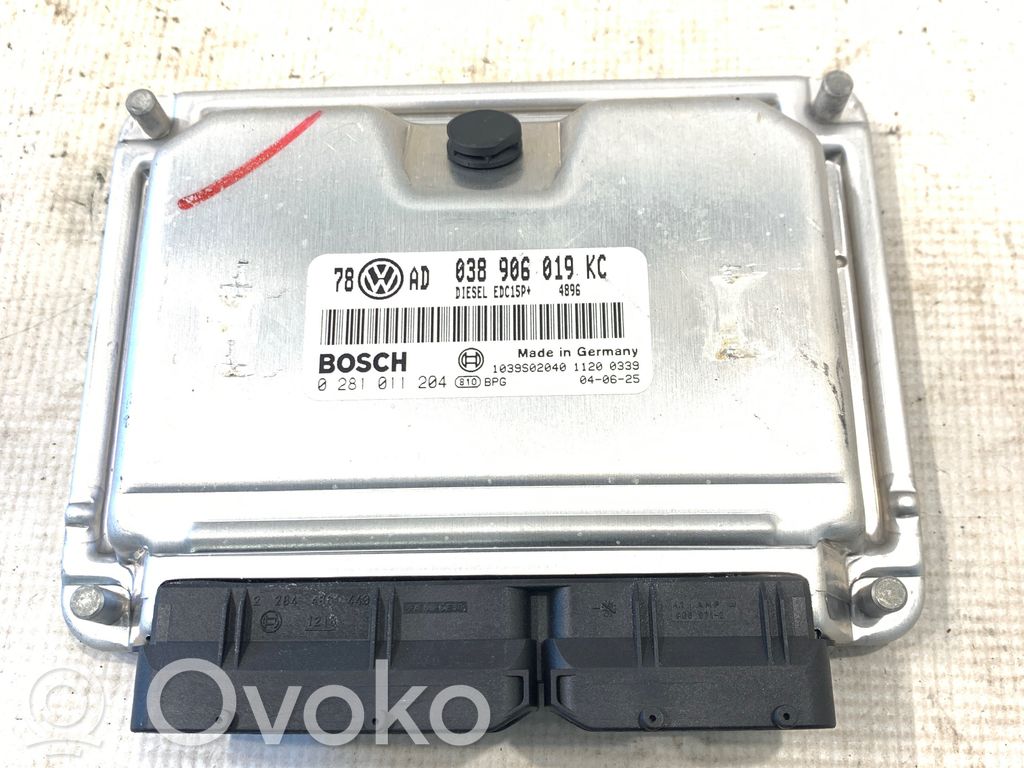 Volkswagen PASSAT B5.5 Engine control unit/module 