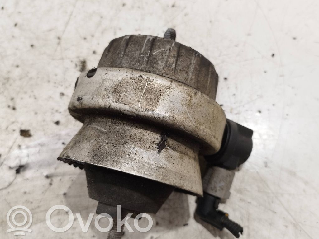 Audi A6 S6 C6 4F Engine mount bracket 