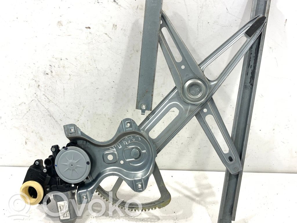 Toyota Yaris Elektryczny podnośnik szyby drzwi przednich 