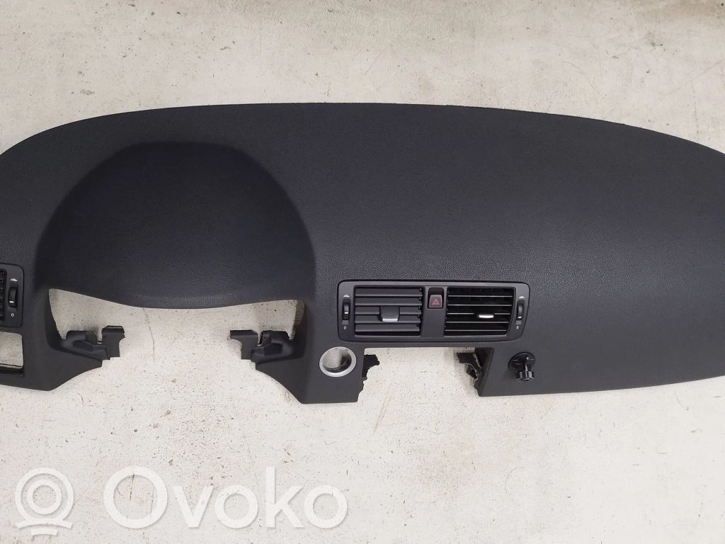 Volvo V50 Panelė 