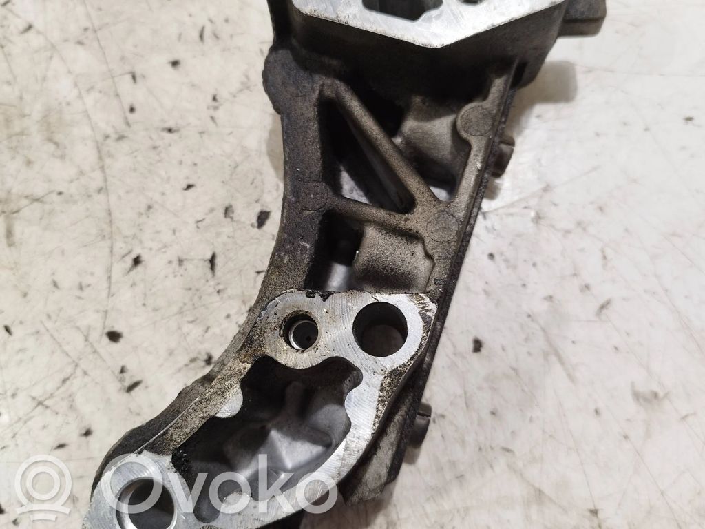 Citroen C3 Engine mounting bracket 