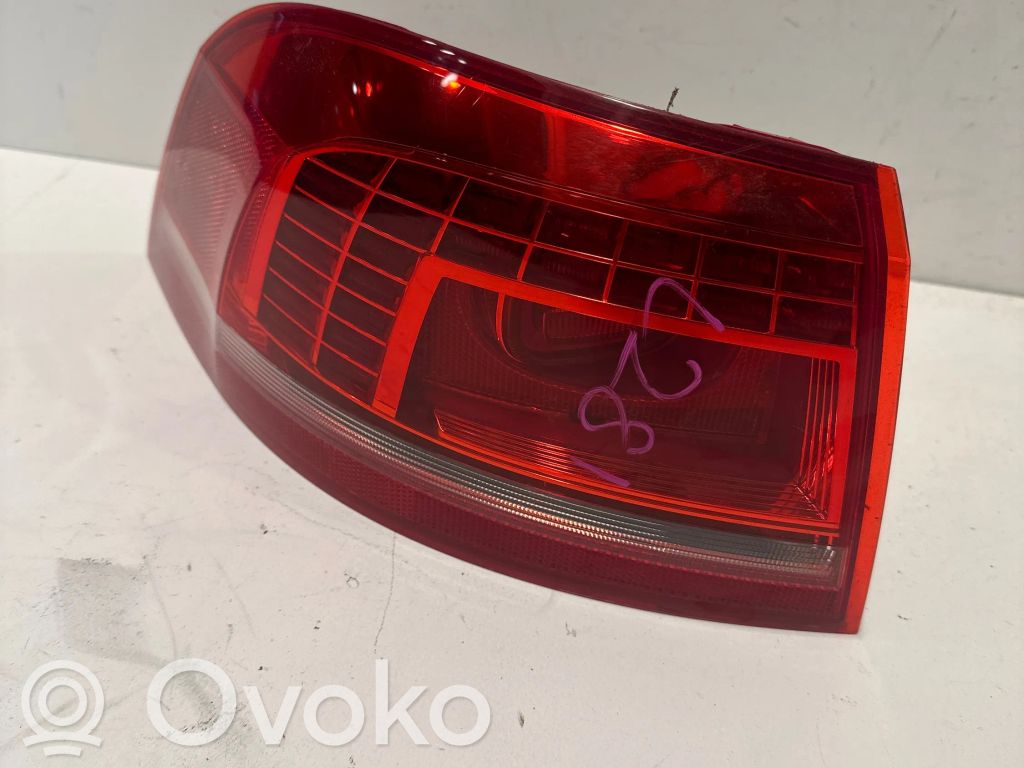 Volkswagen PASSAT B7 Lampă spate în caroserie 