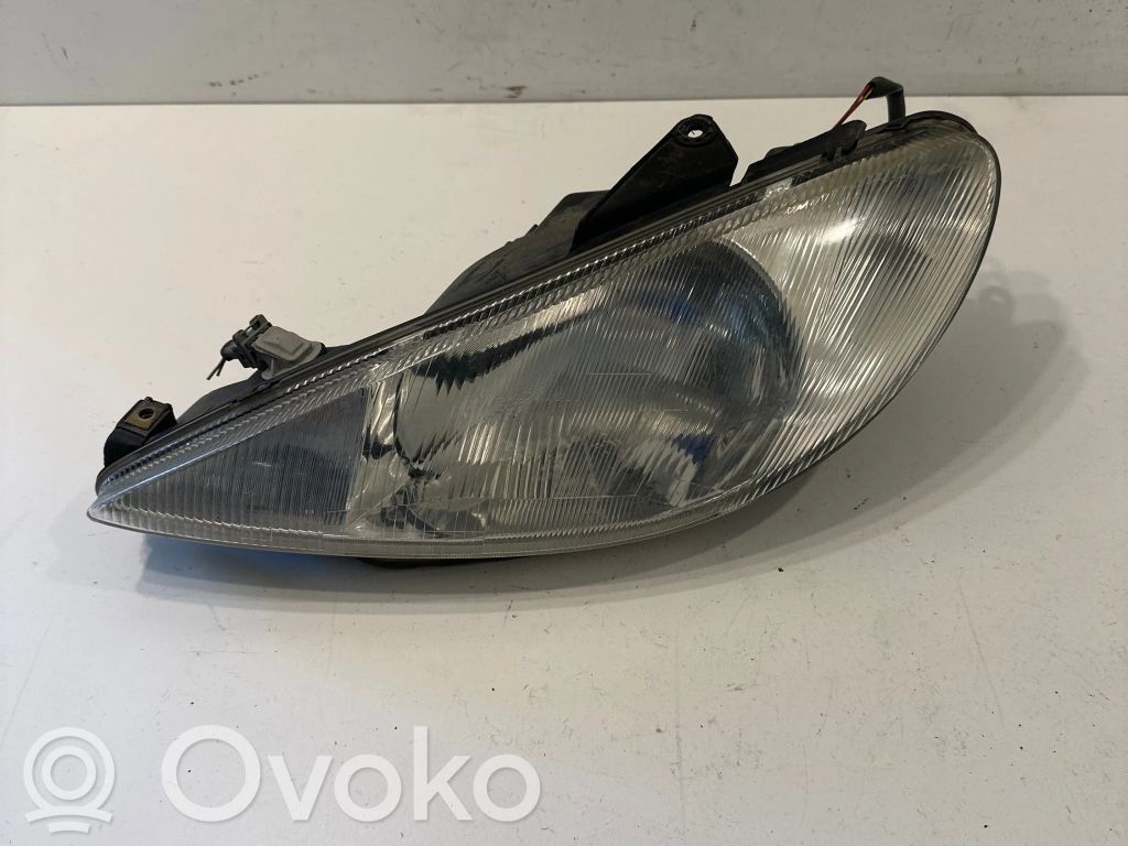 Peugeot 206 Lampa przednia 