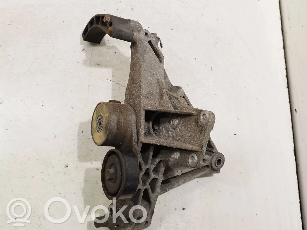 Fiat 500 Engine mounting bracket 