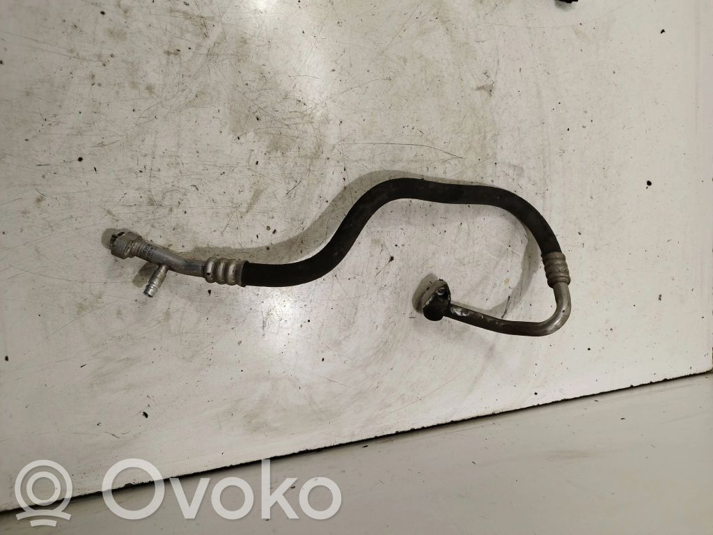 BMW 3 F30 F35 F31 Ilmastointilaitteen putki (A/C) 