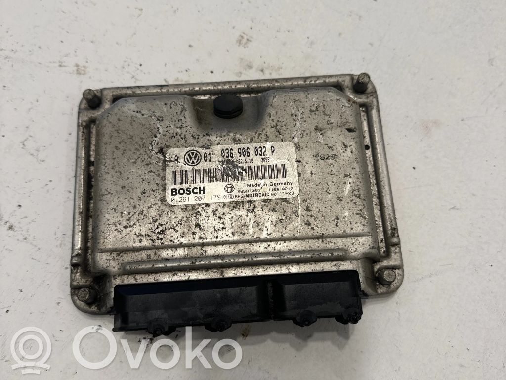 Volkswagen Golf IV Engine control unit/module 