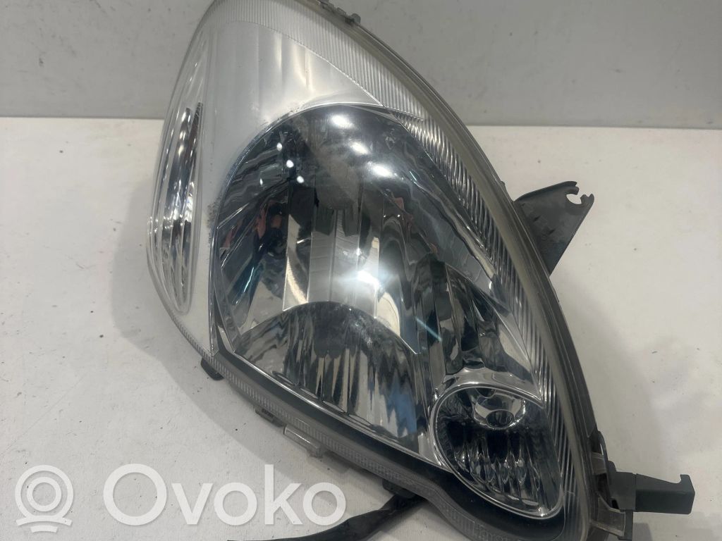 Toyota Yaris Headlight/headlamp 