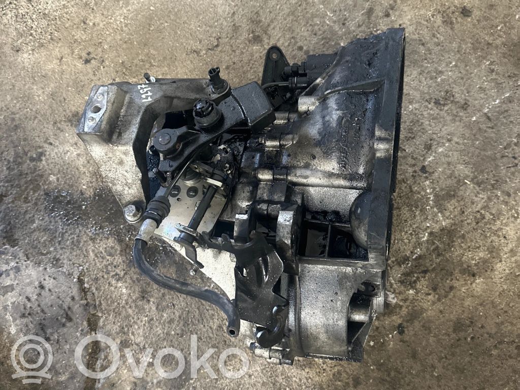 Volvo V70 Manualna 5-biegowa skrzynia biegów 