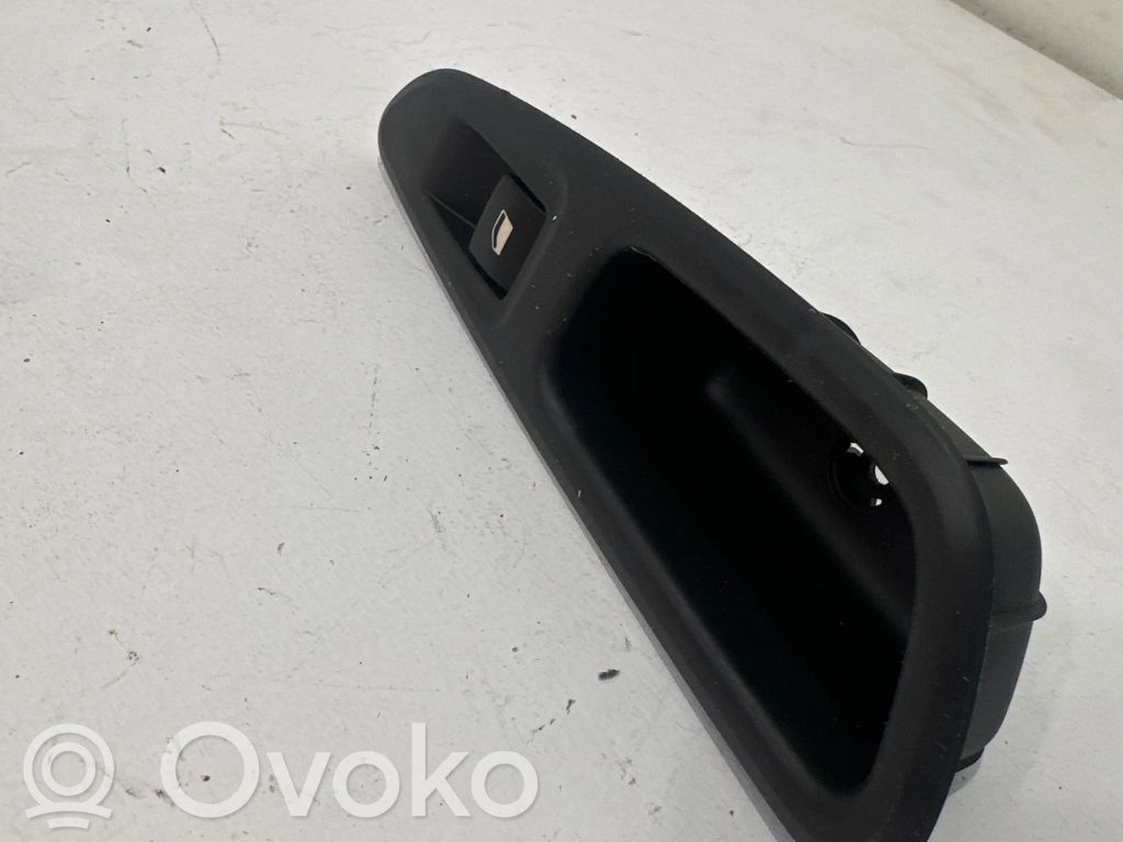 Peugeot 308 SW  Electric window control switch 