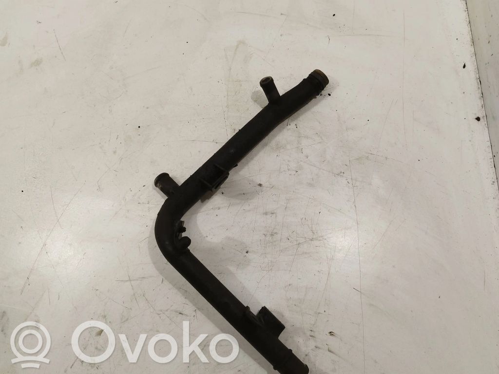 Volkswagen PASSAT B6 Moottorin vesijäähdytyksen putki/letku 