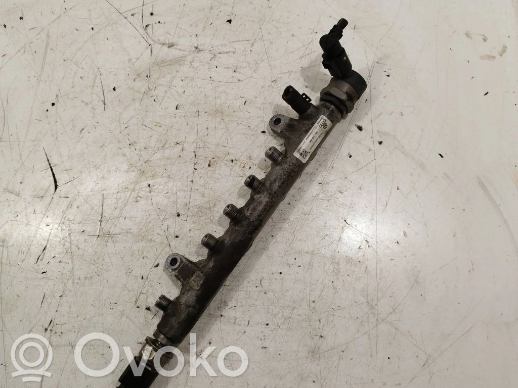 Volkswagen PASSAT B6 Polttoainepääputki 