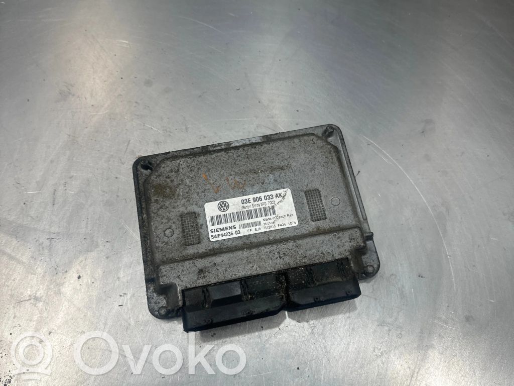 Volkswagen Polo IV 9N3 Engine control unit/module 