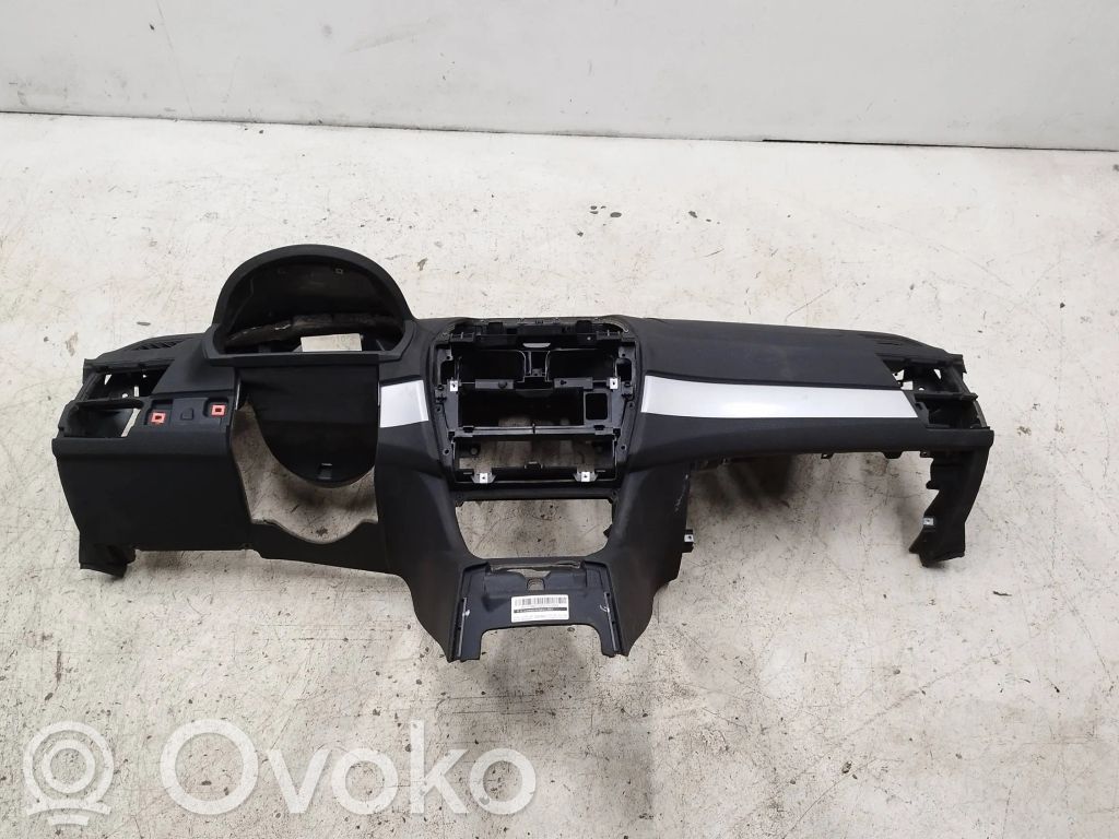 BMW X3 E83 Dashboard 