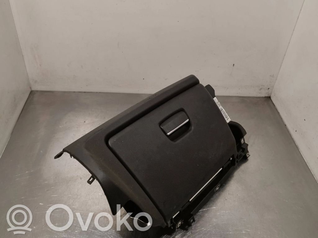 BMW 1 E81 E87 Glove box 
