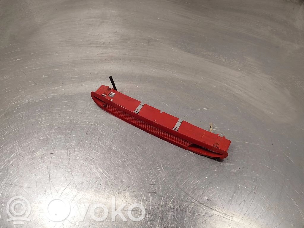 Volkswagen Touran II Kolmas/lisäjarruvalo 
