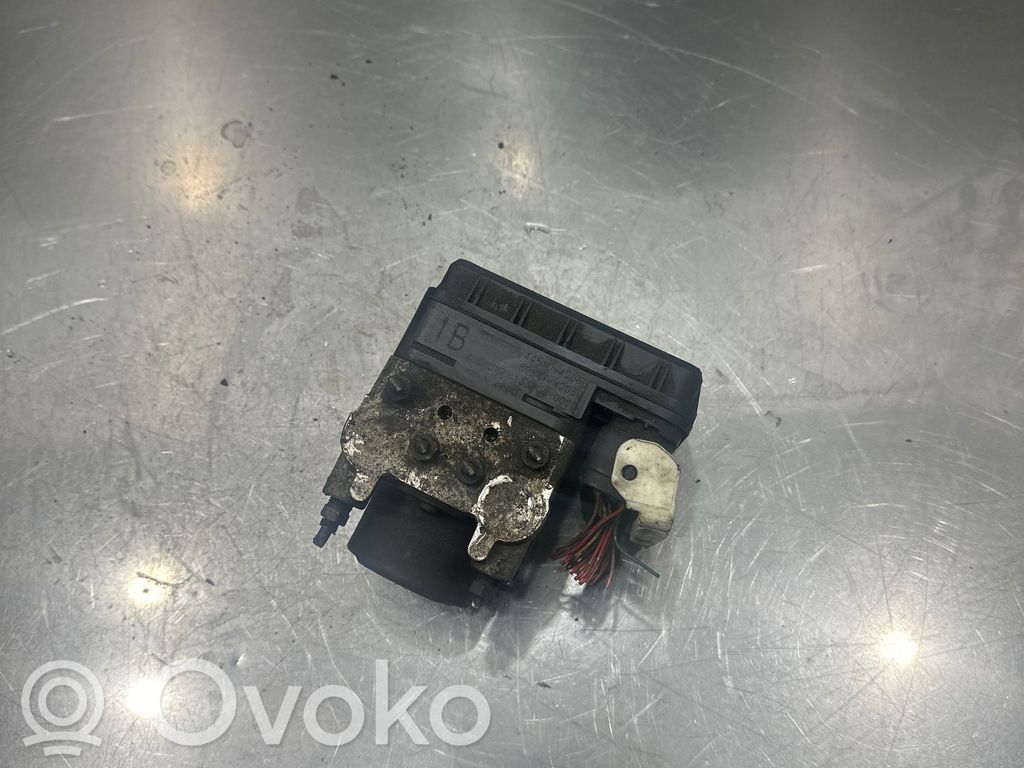 Toyota RAV 4 (XA20) Bomba de ABS 