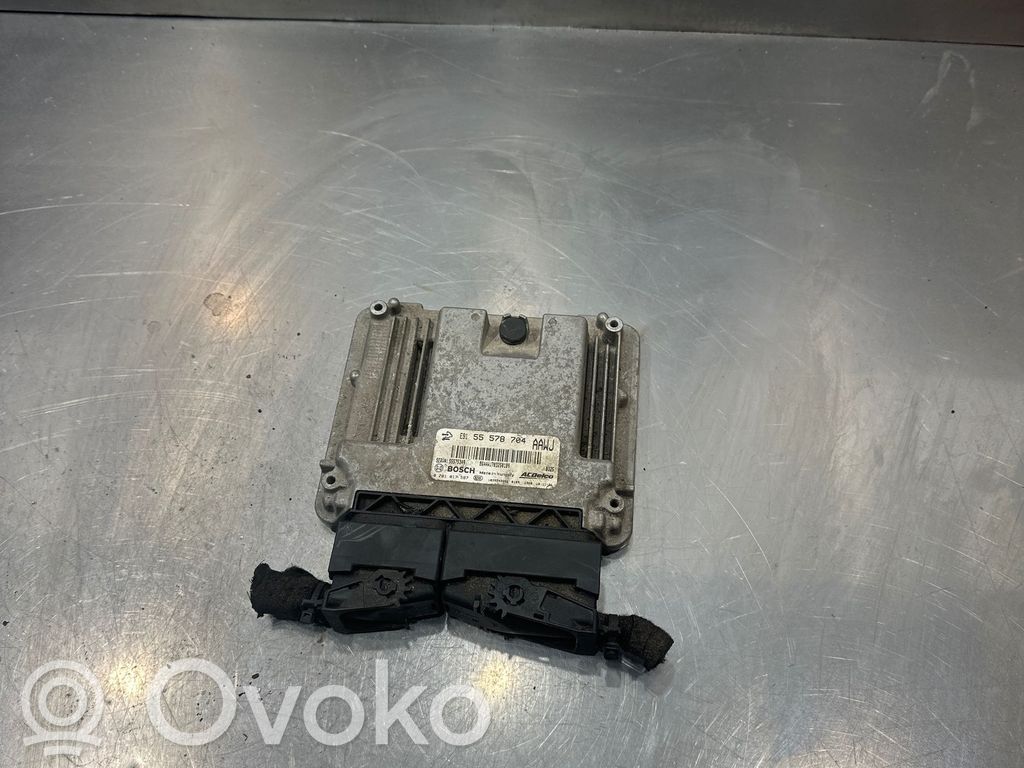 Opel Meriva B Engine control unit/module 