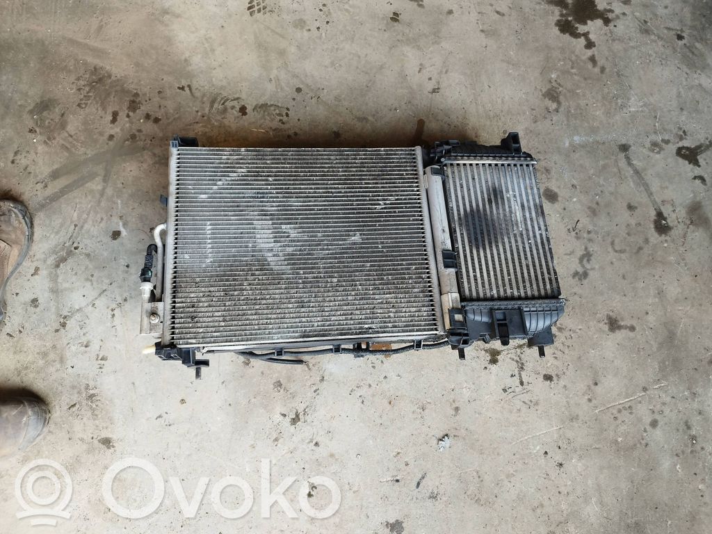 Opel Meriva B Pas przedni 