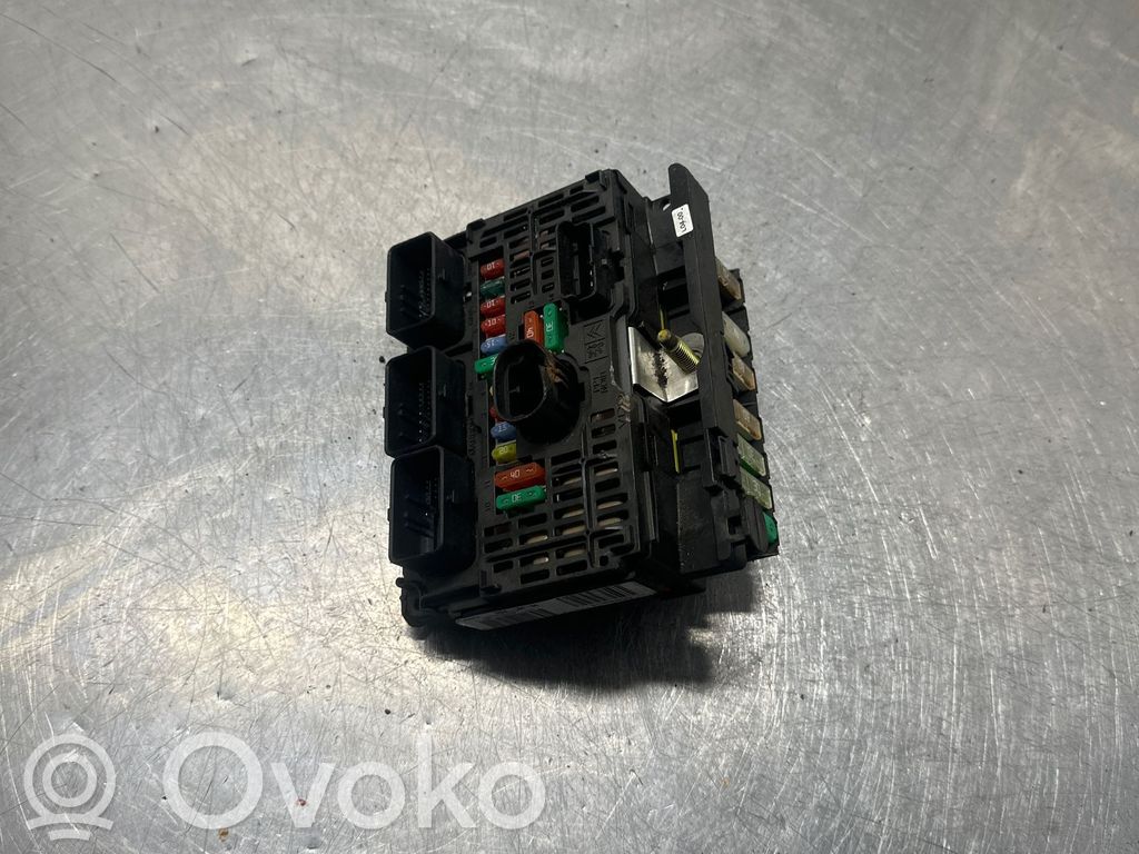 Citroen C4 I Fuse module 