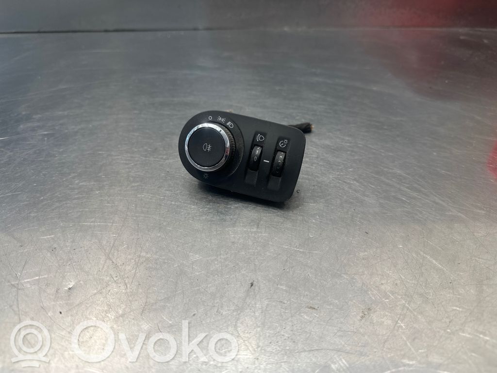 Opel Meriva B Light switch 