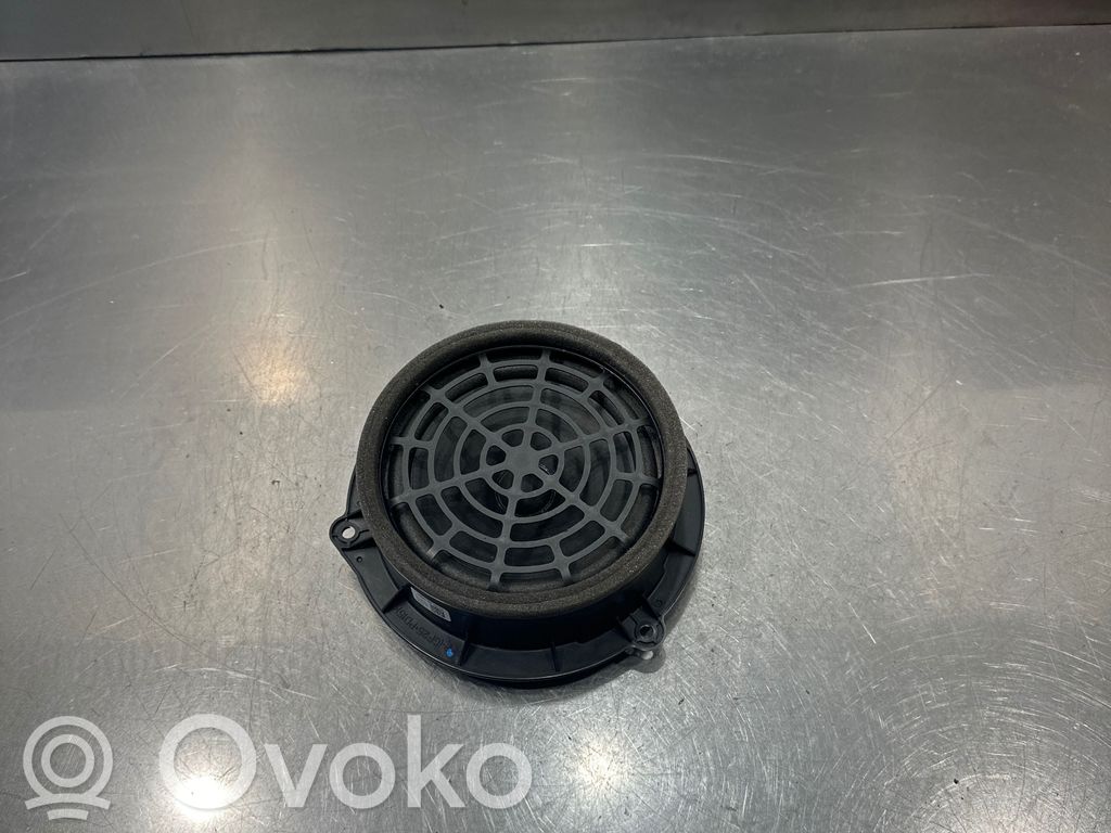 Audi A6 S6 C7 4G Garsiakalbis (-iai) galinėse duryse 