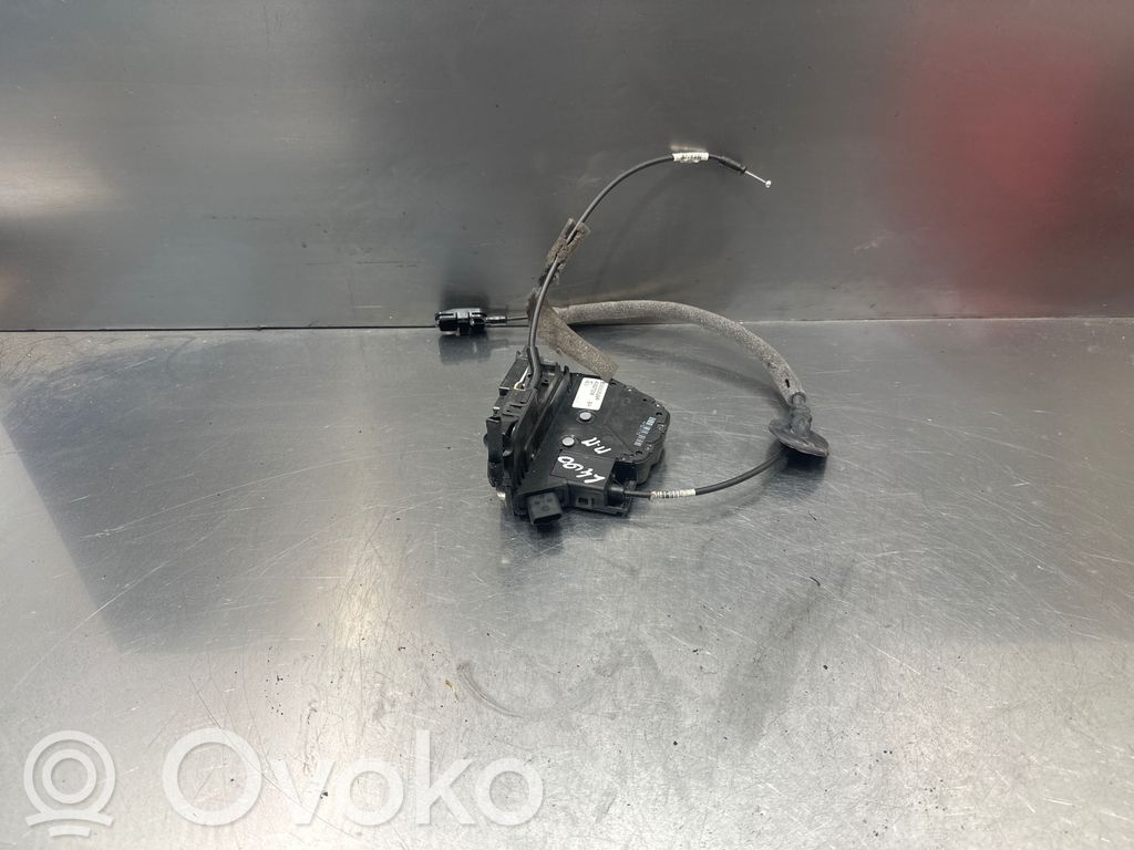 Renault Captur Priekšpusē slēdzene 
