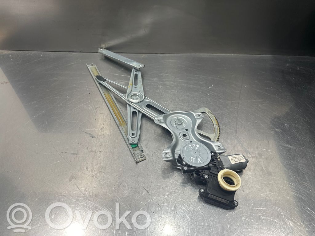 Toyota Yaris Elektryczny podnośnik szyby drzwi przednich 
