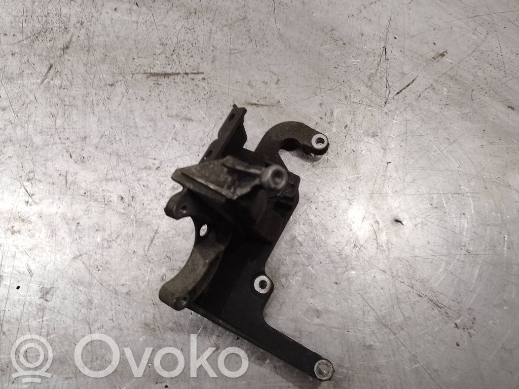 Engine mounting bracket   AV6Q9B470BB,R8S3A