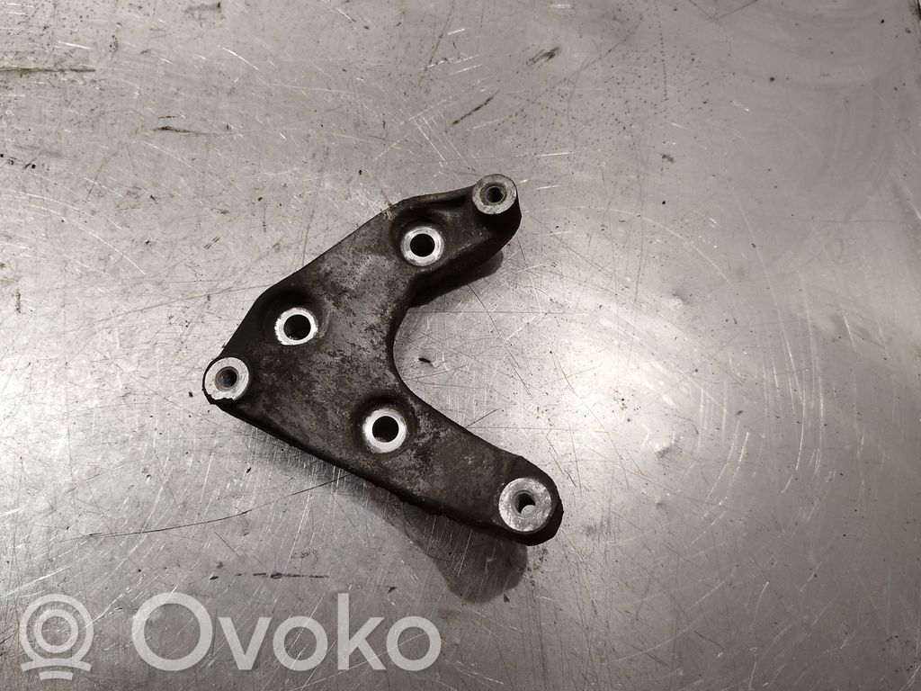 Opel Zafira B Engine mounting bracket 