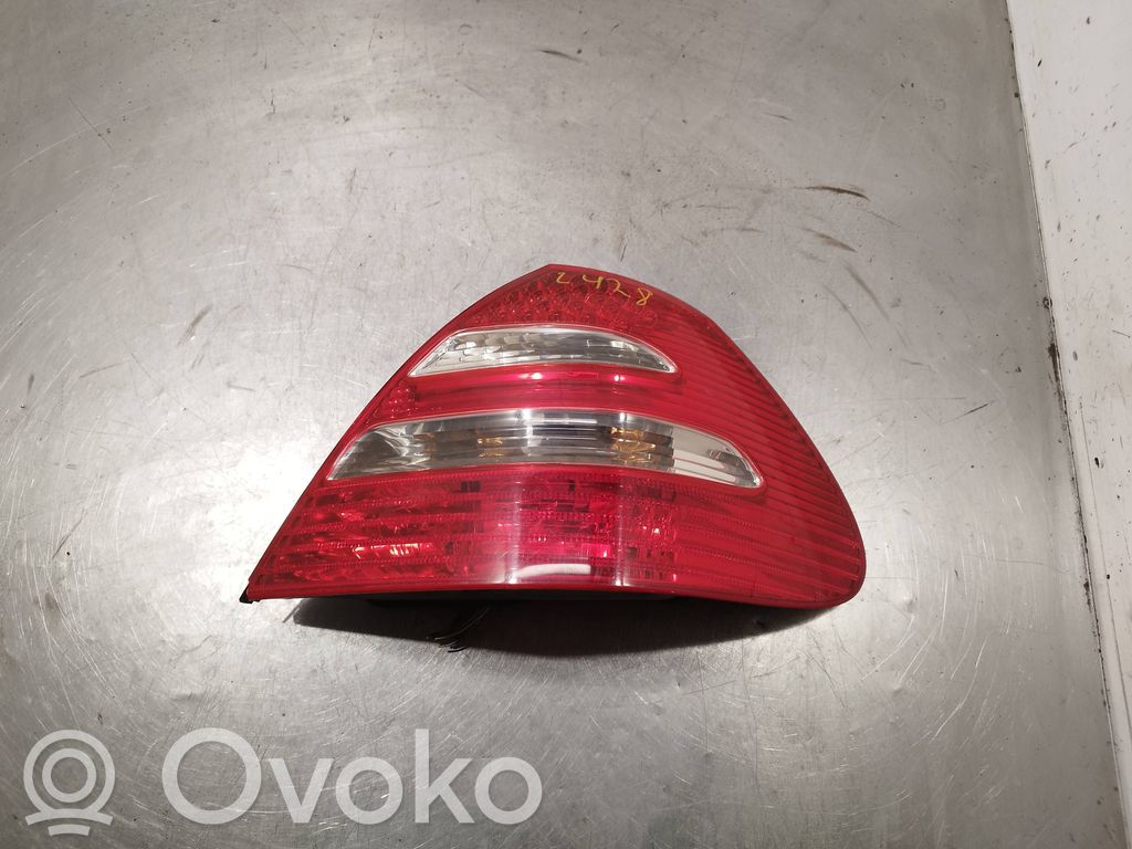Mercedes-Benz E W211 Lampa tylna 