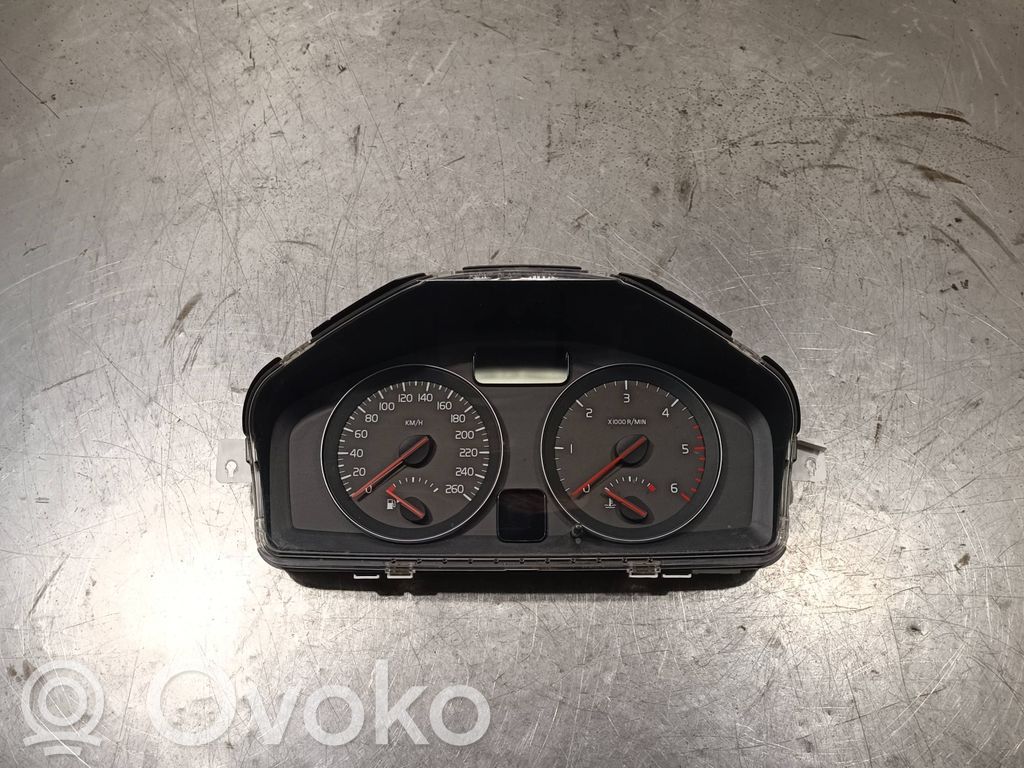 Volvo C30 Speedometer (instrument cluster) 