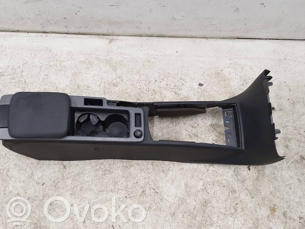 Volvo C30 Center console 