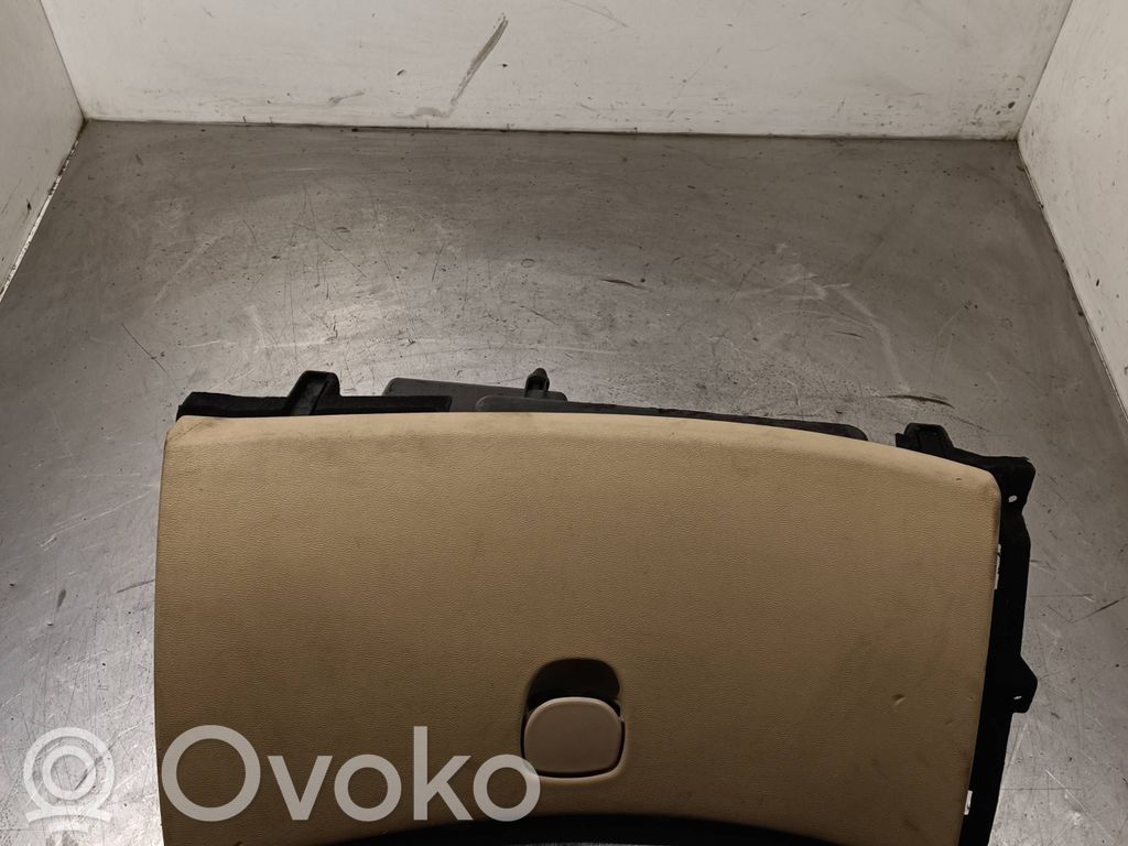 Alfa Romeo 159 Glove box 