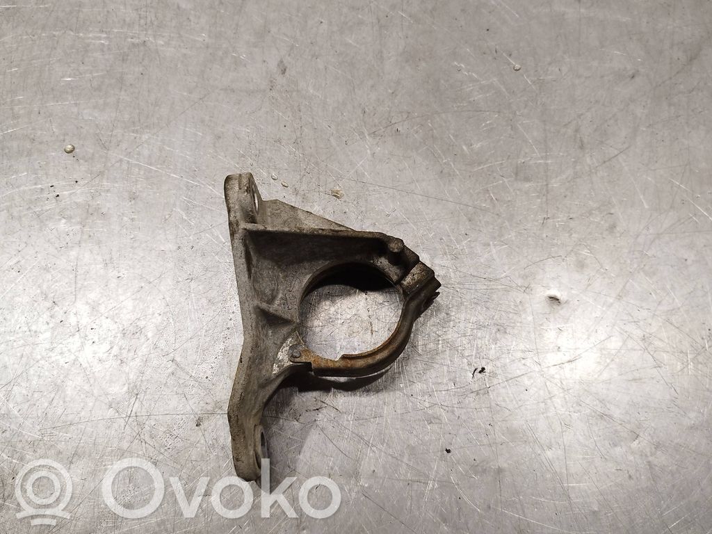 Renault Megane III Wspornik / Mocowanie łożyska podpory wału napędowego 